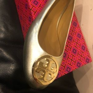 Tory Burch Flats!!